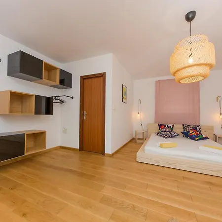 Гостевой дом Casa Dubi Hvar 3*