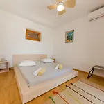 Casa Dubi Hvar בית הארחה 3*