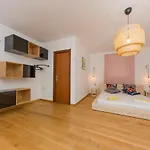 בית הארחה Casa Dubi Hvar 3*